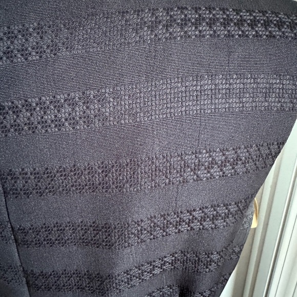 Chic Black Midi Dress with Belt - Picture 3 of 7